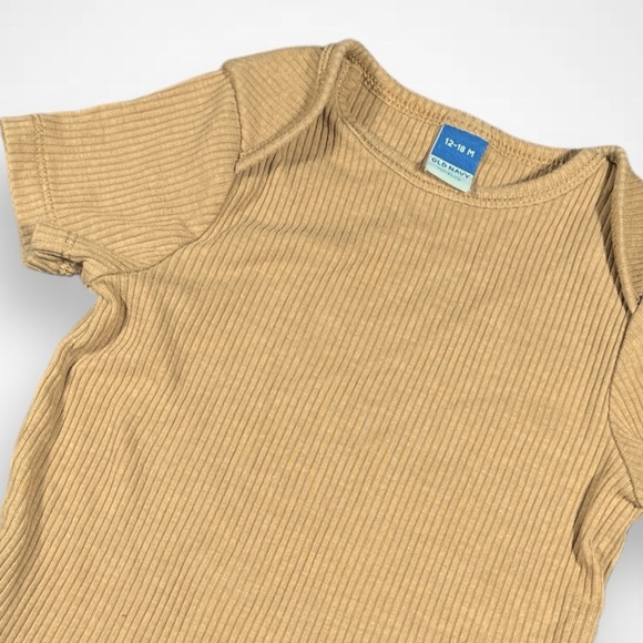 4/$20 Old Navy Brown Onesie - Picture 2 of 4